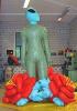 Alien mit Blumen
