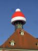 Weihnachtsmütze auf dem Ratthausturm